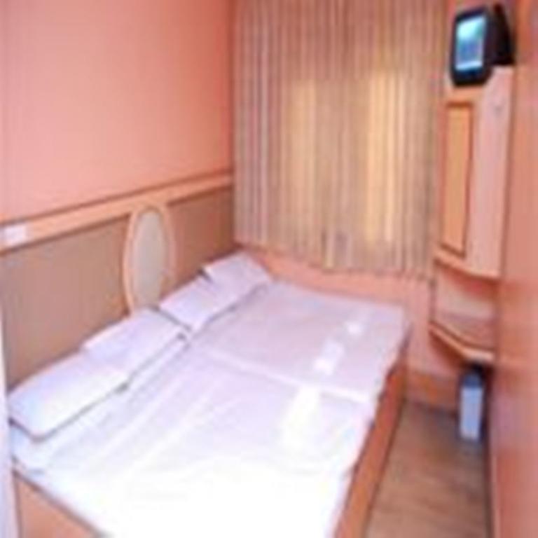 Hotel Hans International Neu-Delhi Zimmer foto