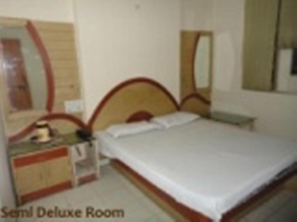 Hotel Hans International Neu-Delhi Zimmer foto