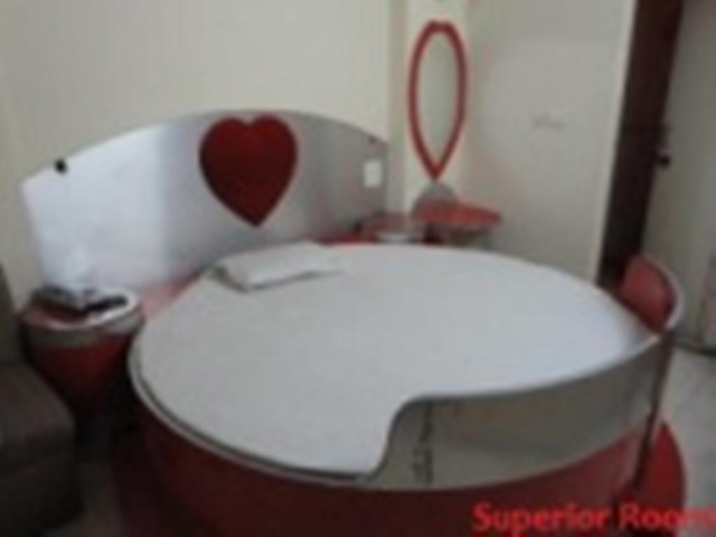 Hotel Hans International Neu-Delhi Zimmer foto