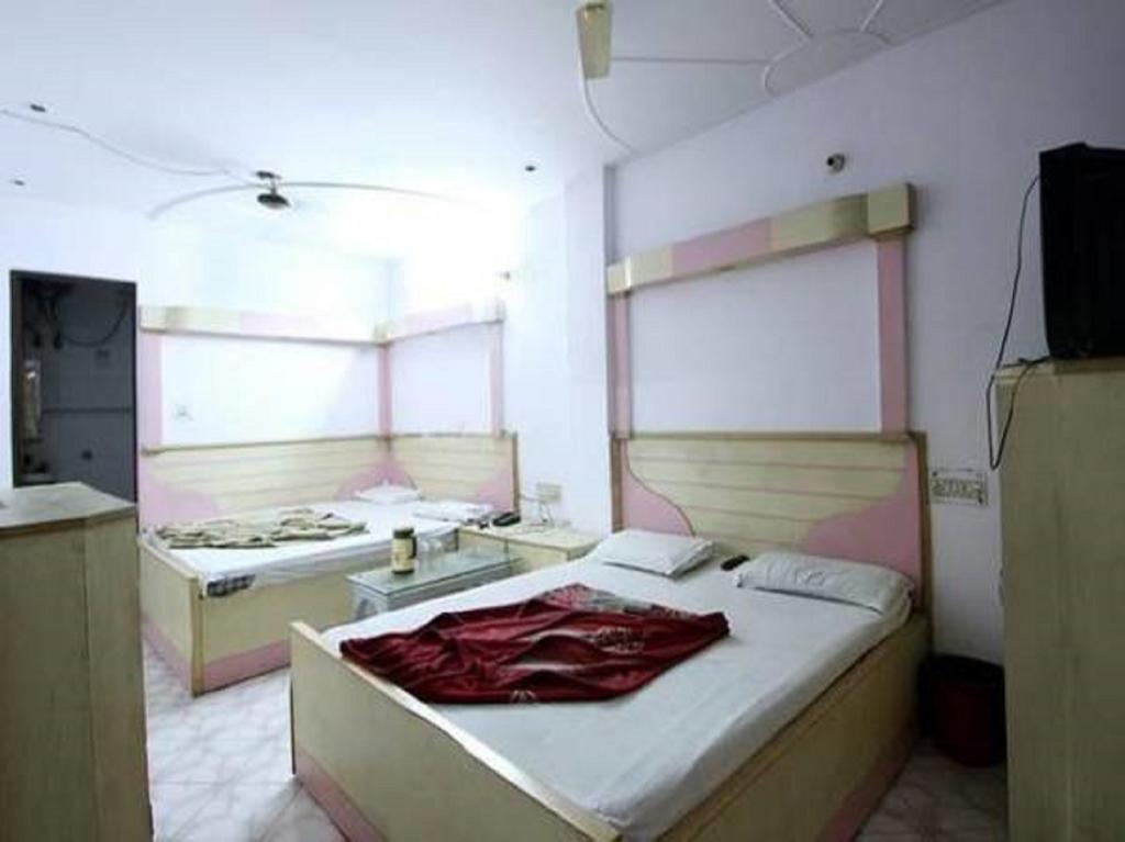 Hotel Hans International Neu-Delhi Zimmer foto